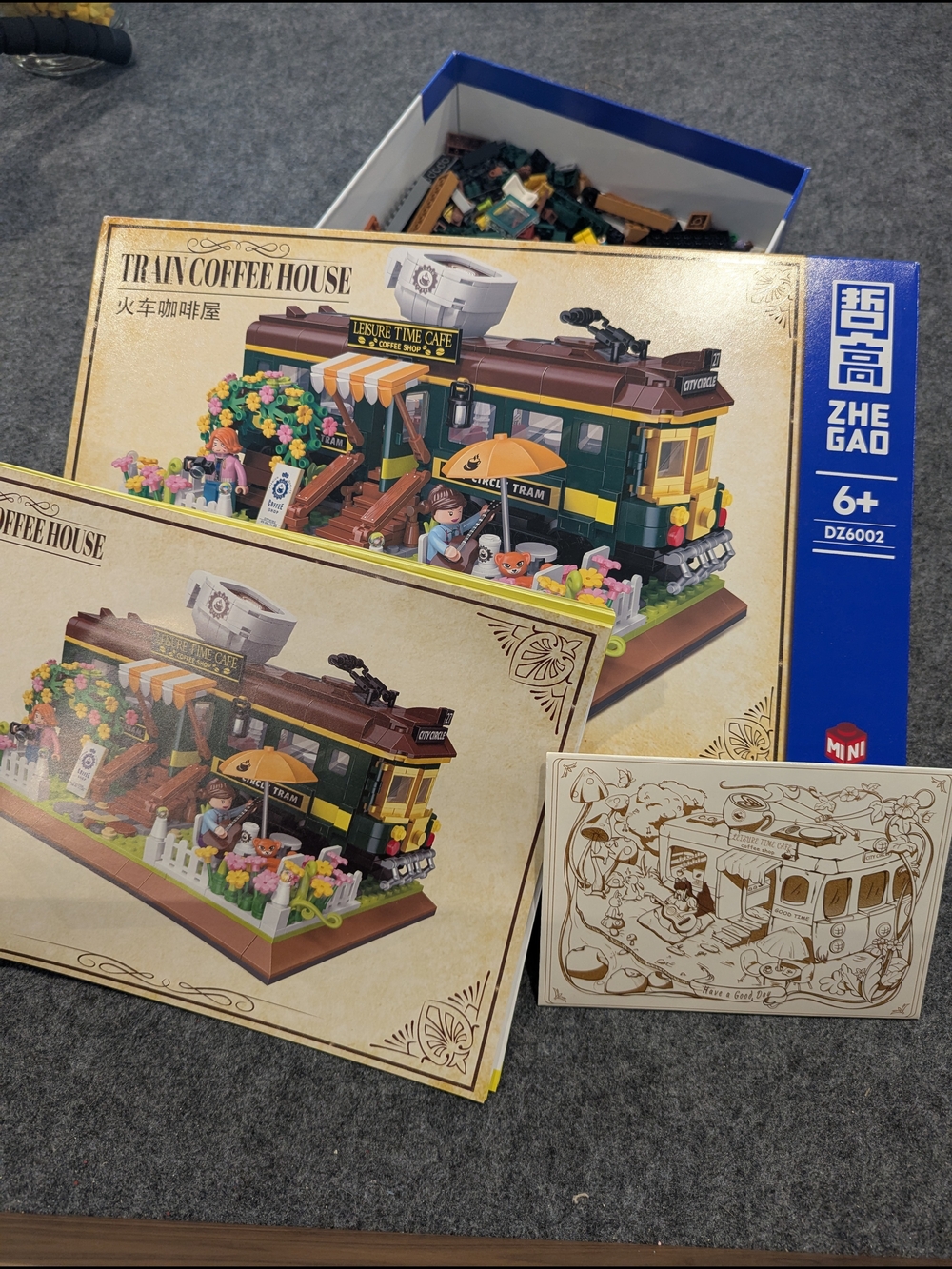 Mini Lego Train Coffee House Building Set 900+ Pieces
